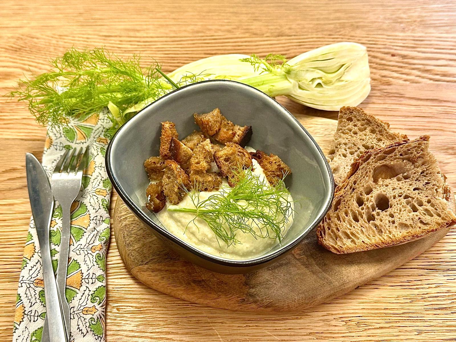Dip de fenouil et croûtons maison